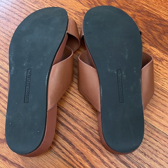 Banana Republic Brown Cross Strap Sandals / Slides Size 7 - Picture 5 of 6